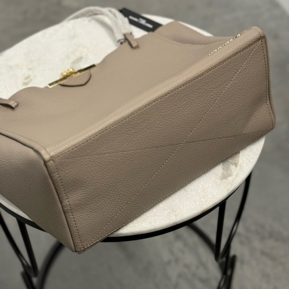 NWT Marc Jacob's Tote Bag in cement - Picture 3 of 15